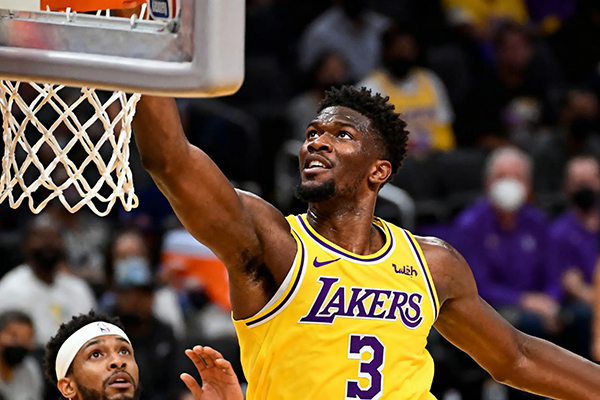 <a href=/lanqiuzhiboba/lakers/ target=_blank class=infotextkey>湖人</a>季前赛首胜:艾顿26分钟砍14+8,直言要做防守锚点